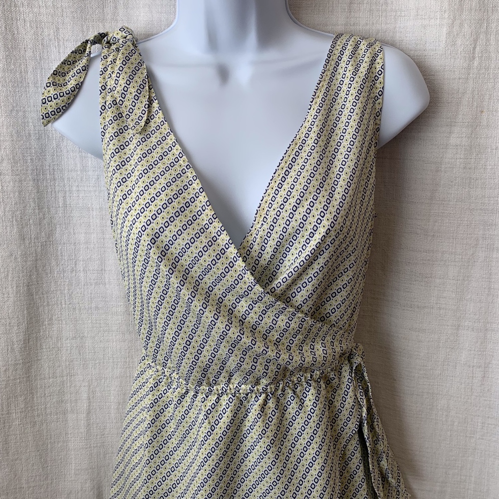 NWOT-Banana Republic Lined Sleeveless Top! - Picture 3 of 6